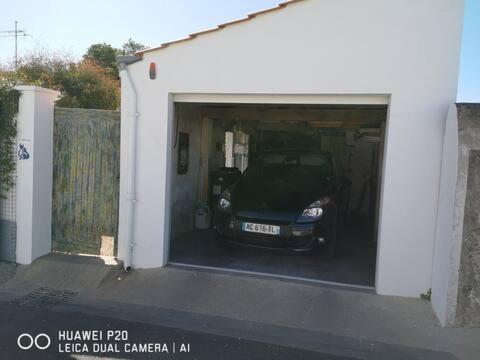 Le Bleu Parentale Cuisine Partagee Homestay Beauvoir-sur-Mer