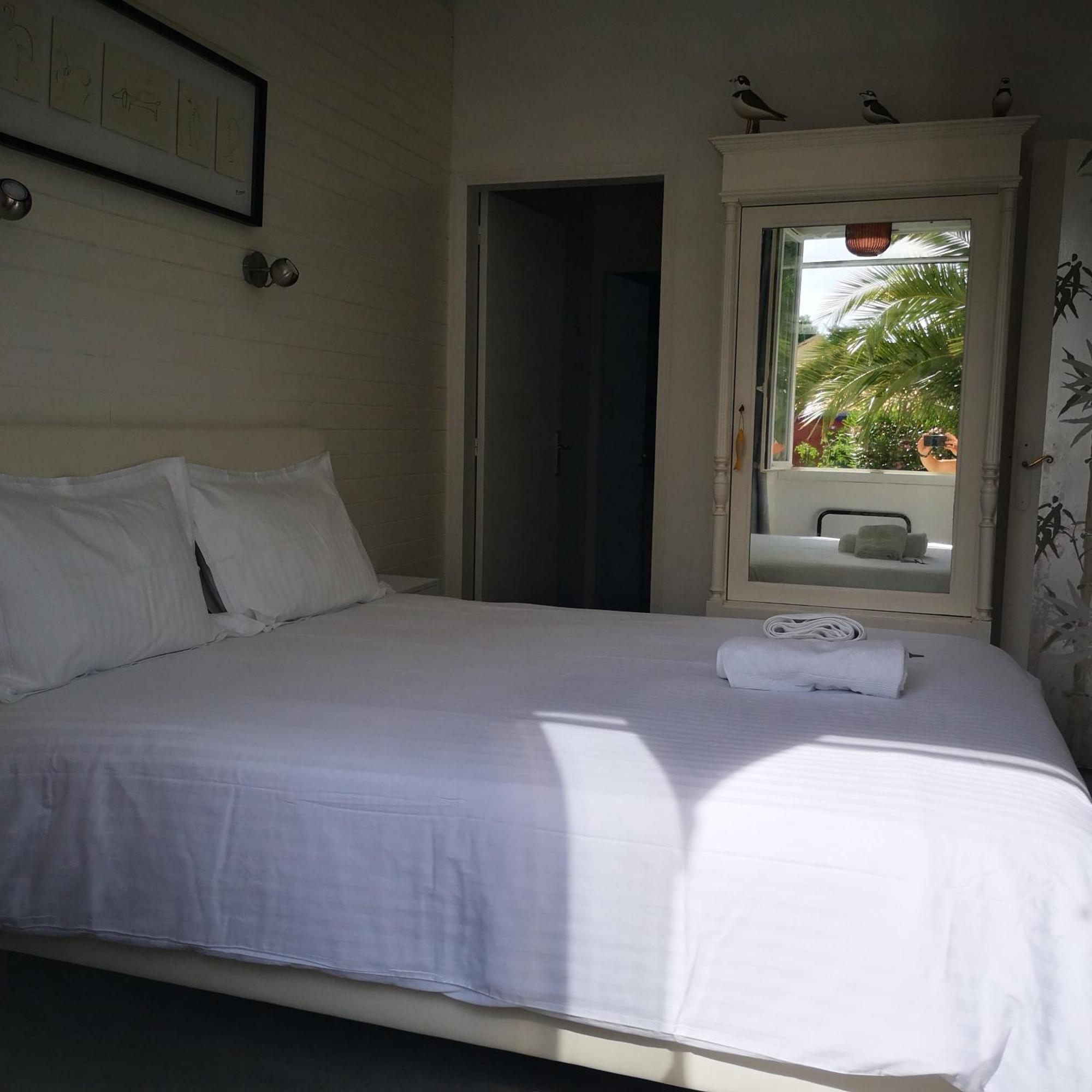 Le Bleu Parentale Cuisine Partagee Homestay